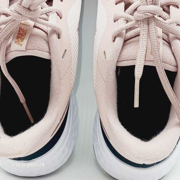 Nike Revolution 5 Streetwear/Running  Shoes Size 8.5 for Women - Picture 10 of 11